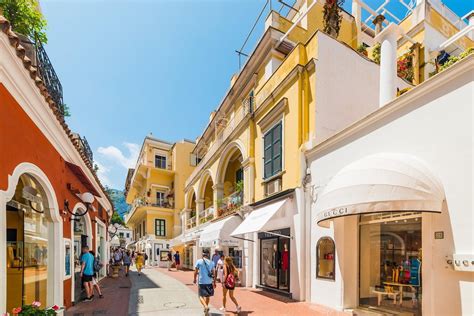 Capri (town) .